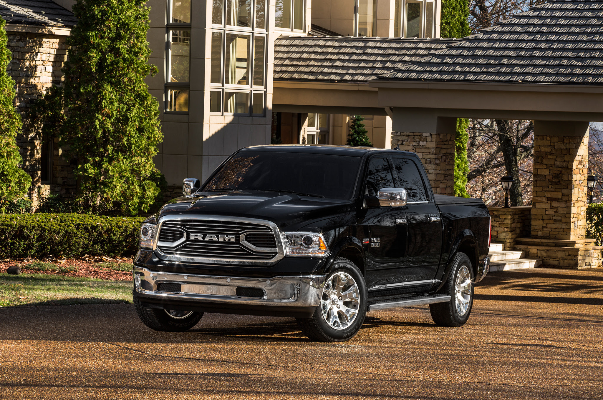 2016-Ram-1500-Laramie-Limited-Crew-Cab-4x4-front-three-quarter