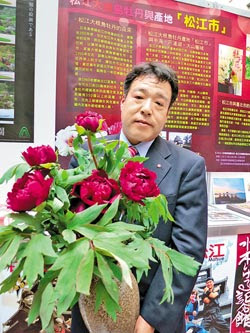 日本牡丹花赴台迎新春罕见黑牡丹亮相 图 搜狐滚动
