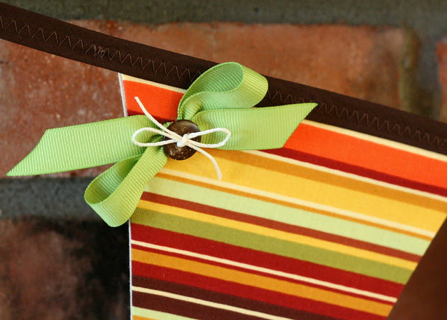 Banner button detail