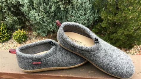 If you have persistent pain in your foot that mainly affects the arch or the heel, you might have plantar fasciitis. 7 Most Comfortable Slippers: Best Slippers for Women