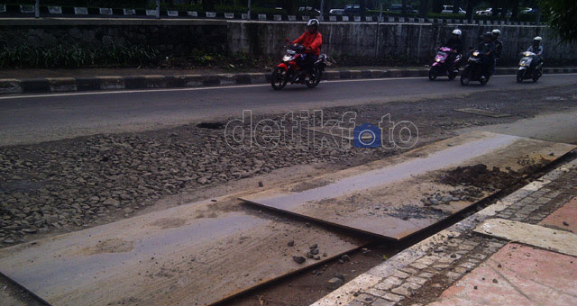 Bekas Galian, Jalan Sudirman Banyak Lobang