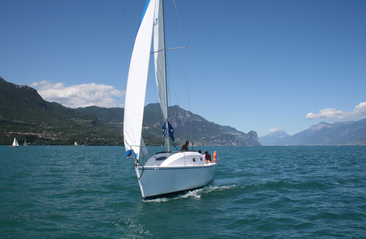 Petrel 28| family cruising sailboat | small boat plans