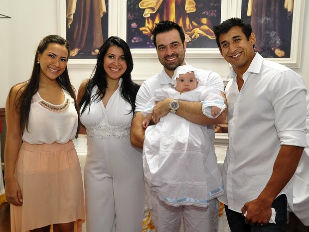 Batizado filho de Priscila Pires: Pais e padrinhos (Foto: Roberto Teixeira/ EGO)