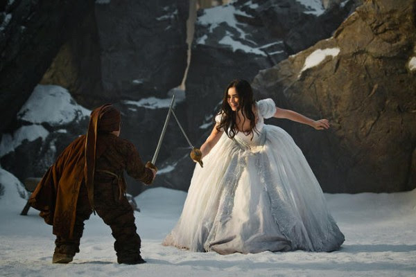lily-collins-snow-white-movie-image