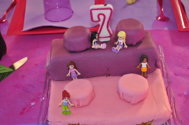 L Anniversaire Lego Friends D Elynn 7 Ans Les Gateaux Et La Deco Peggycrea