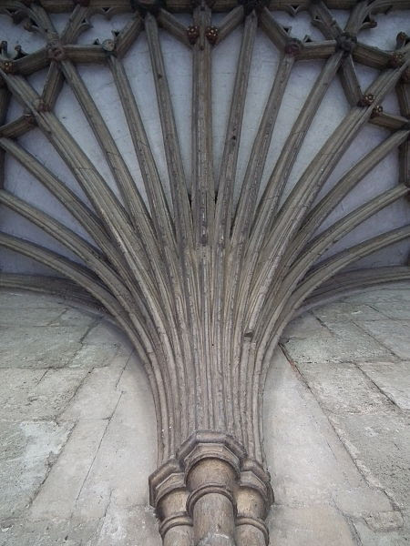 File:Canterbury, Canterbury cathedral-Cloister 11.JPG