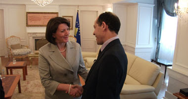 رئيسة كوسوفو تتحدث إلى الزميل محمد ثروت