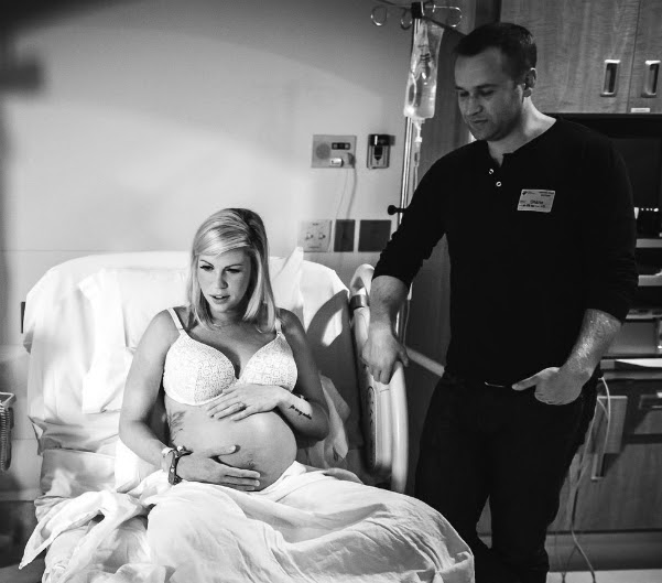 nu-y-ta-di-de-duoc-ca-benh-vien-hat-chuc-mung