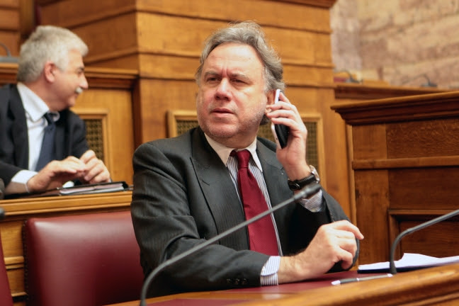 Ένας ήρωας ζητεί συγγραφέα.