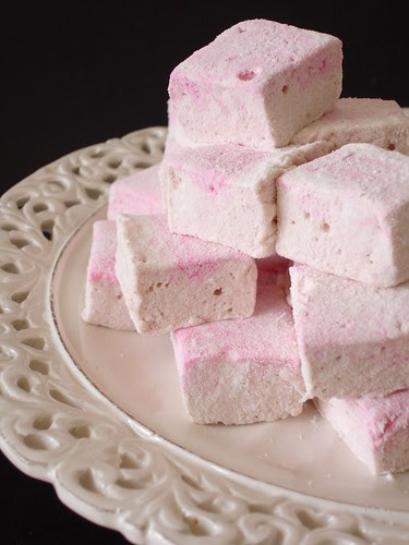 Strawberry marshmallows
