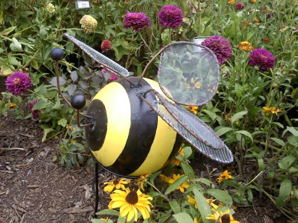  Garden Bee Deco idea figure black yellow 
