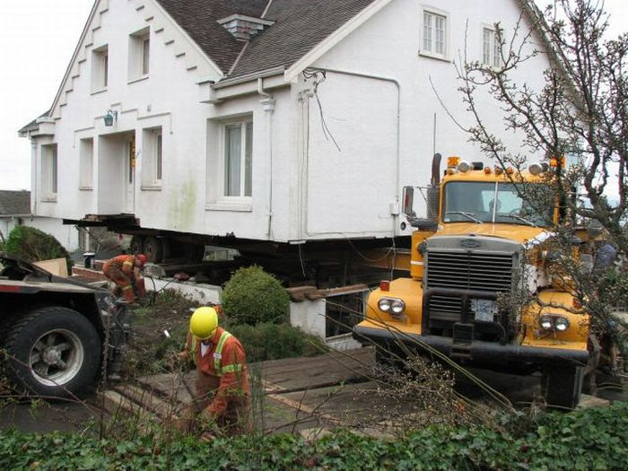 Big Houses Transportation (26 pics)