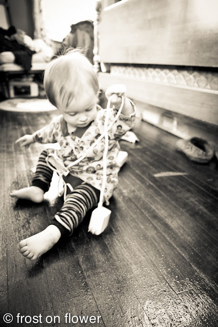 20120120-11 months-66.jpg