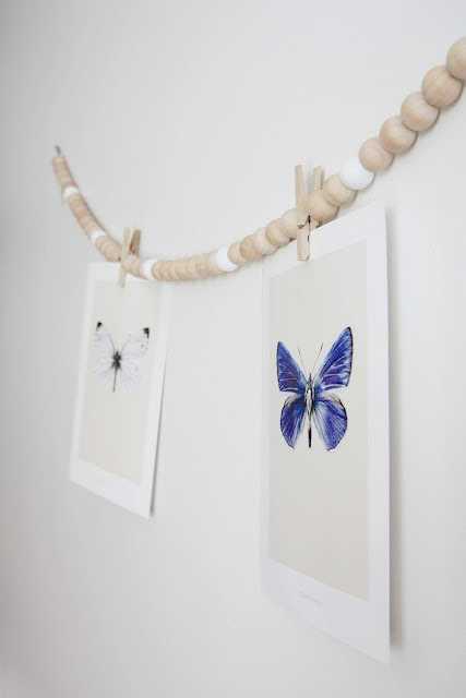 <3 DIY: Wooden beads + clothespins + cards