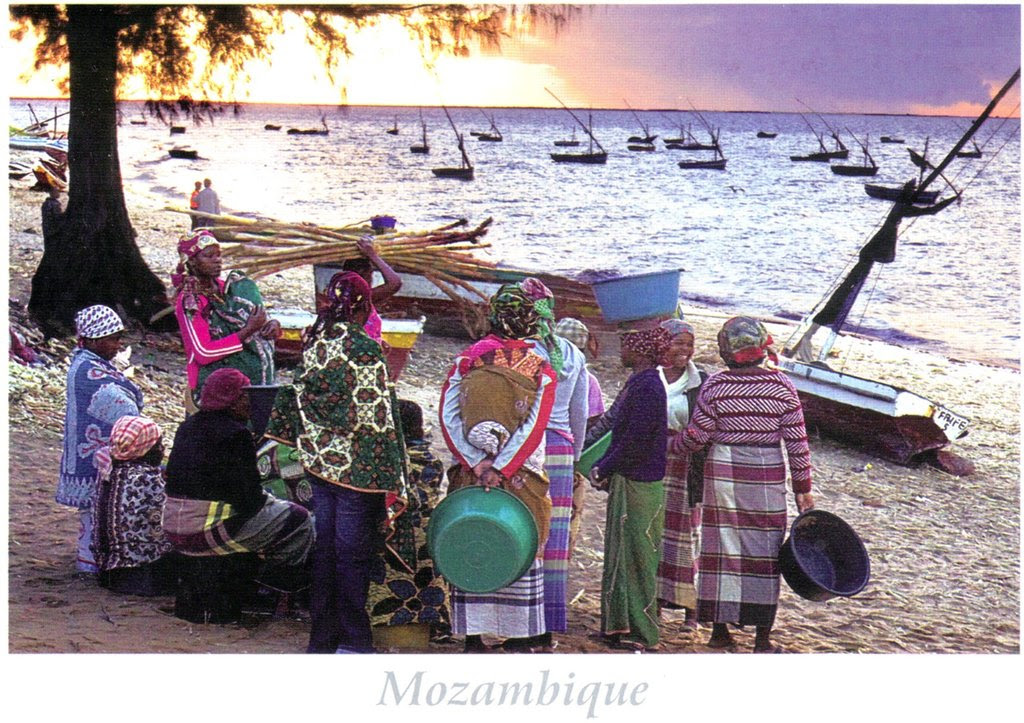 http://colnect.com/postcards/postcard/66874-Awaiting_the_days_catch-Mozambique