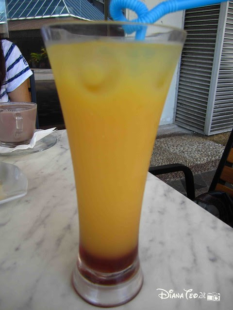 Nadeje Cafe 09