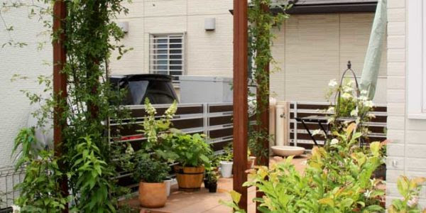 八王子市 H様邸 パーゴラのある植物に囲まれた庭 ウッド パーゴラ オーニング ウッドデッキ専門 テンパル多摩販売