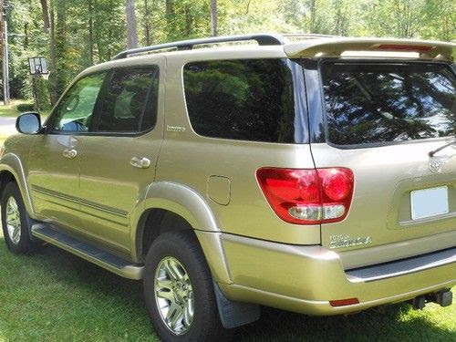Sell used 2005 TOYOTA SEQUOIA LIMITED 4WD in Welch, Minnesota, United States