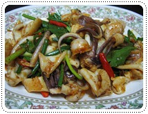 http://pim.in.th/images/all-one-dish-shrimp-crab/fried-squid-with-salted-red-egg/fried-squid-with-salted-red-egg-001.jpg