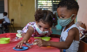niños con nasobuco