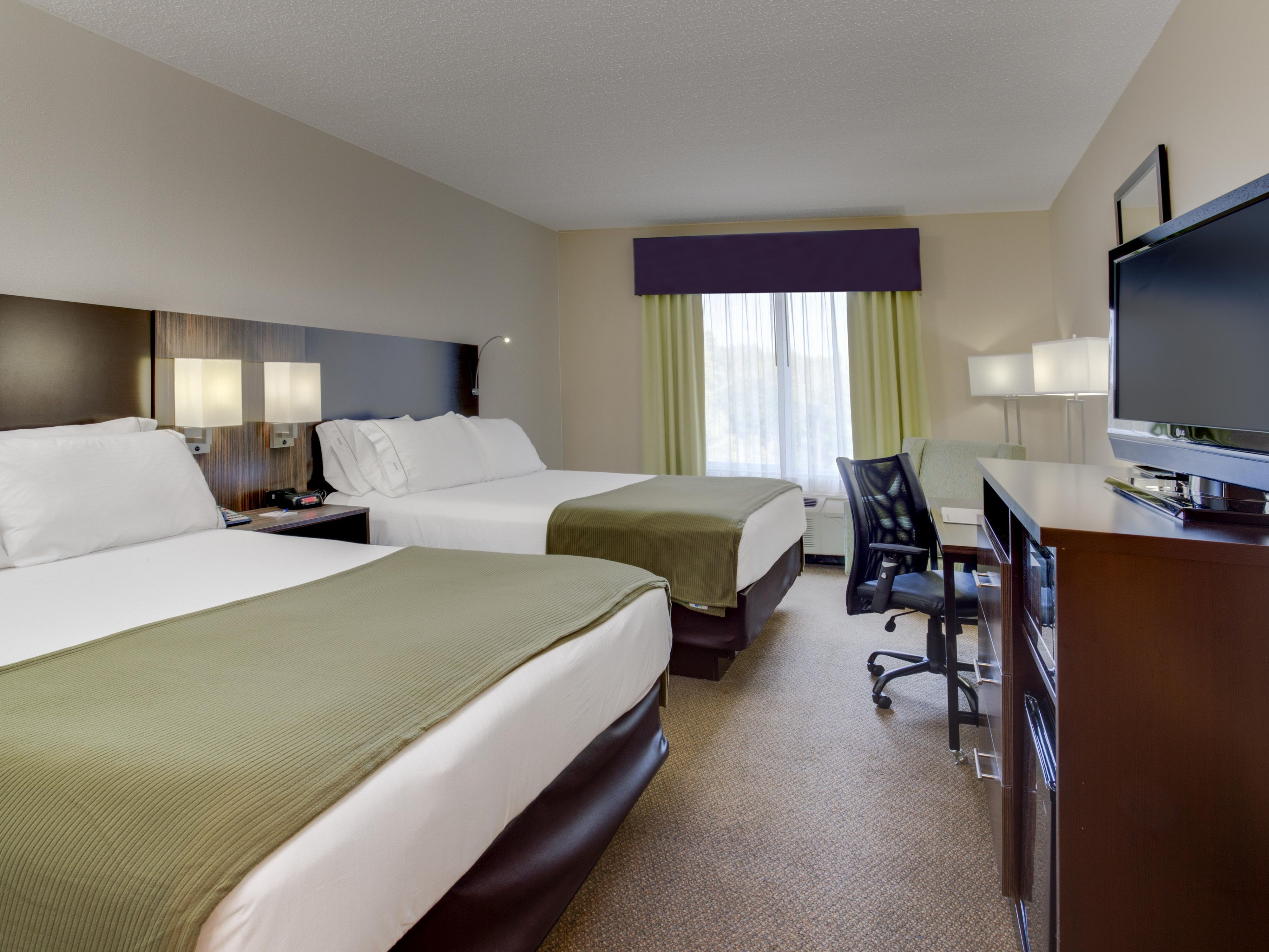 hotels in huntsville tx with jacuzzi in room