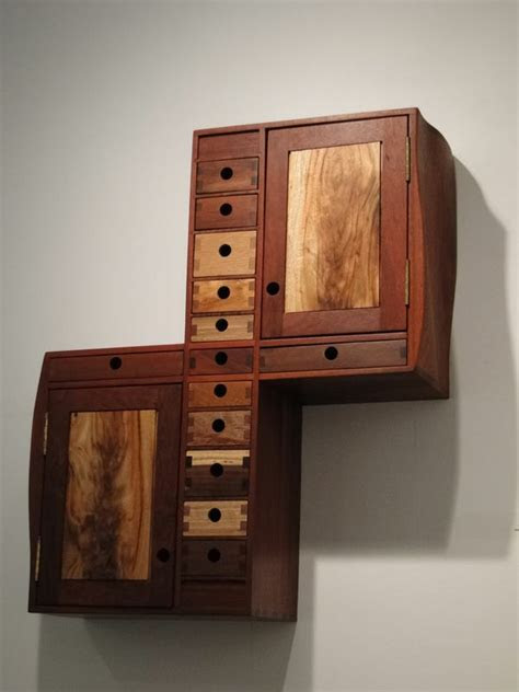 Kleiderschrank Schubladen