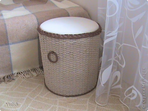 Мастер-класс День рождения Плетение Пуфик из пластиковых бутылок + МК Бумажные полосы Бутылки пластиковые Картон Клей Краска Поролон Ткань фото 1