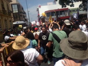 Muchos manifestantes en el Parque de "Los Mangos". CRH