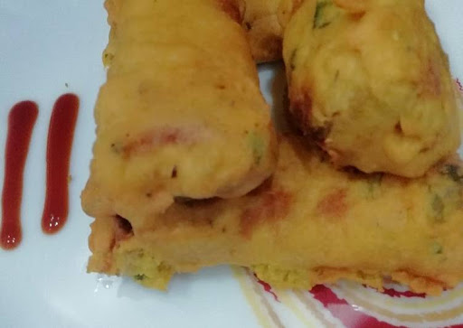 Easiest Way to Prepare Yum-Yum Bread Pakora Rolls