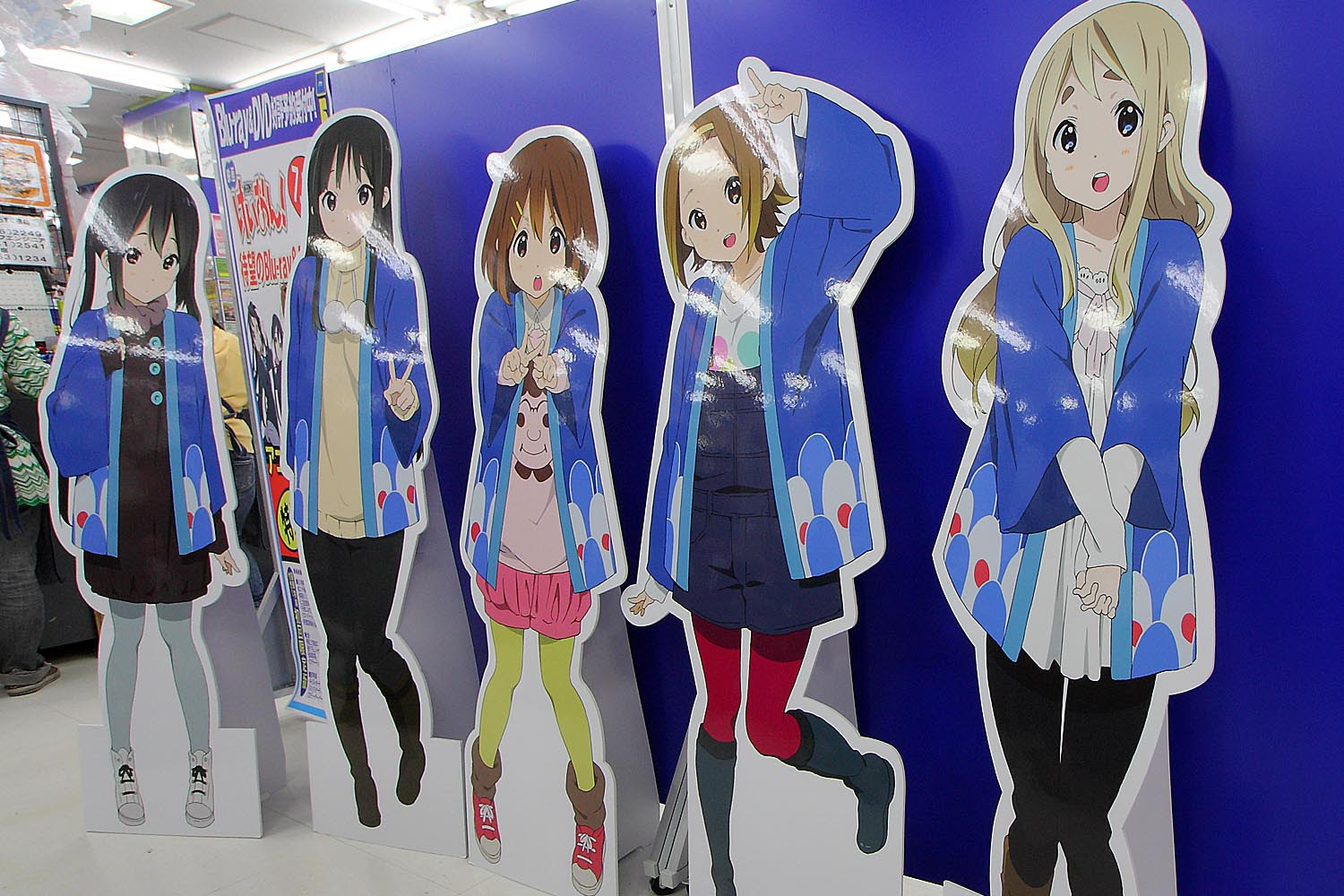 12年5月13日 日 アニメイト天王寺 けいおん 等身大パネル Trga