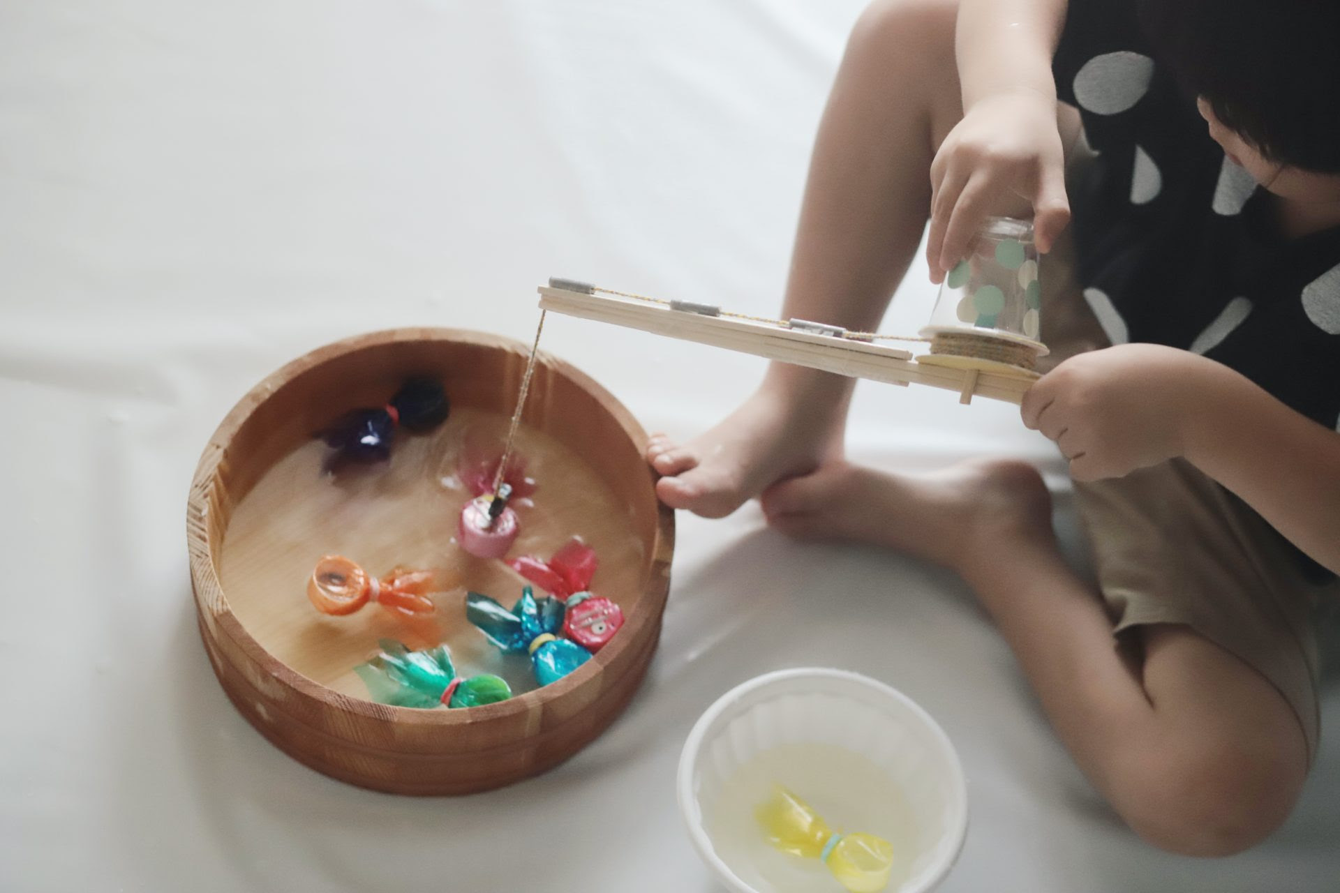 リール付き 本物みたいに糸を巻き取れる手作り釣竿で魚釣りあそび つづる