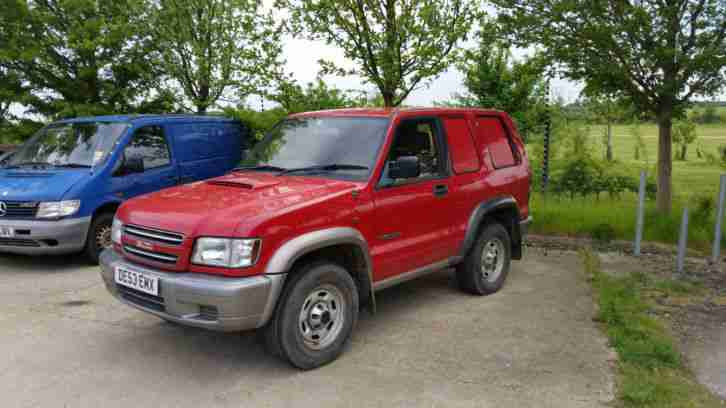 Isuzu 2003 TROOPER TURBO DIESEL RED SWB VAN SPARES OR 