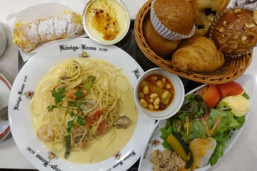 ケーニヒスクローネ くまポチ邸 ランチはパン食べ放題付き 先着でクローネも