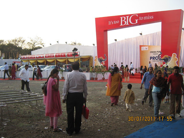 Visit to CREDAI PUNE PROFEST 2011 - Entrance of Pune property exhibition