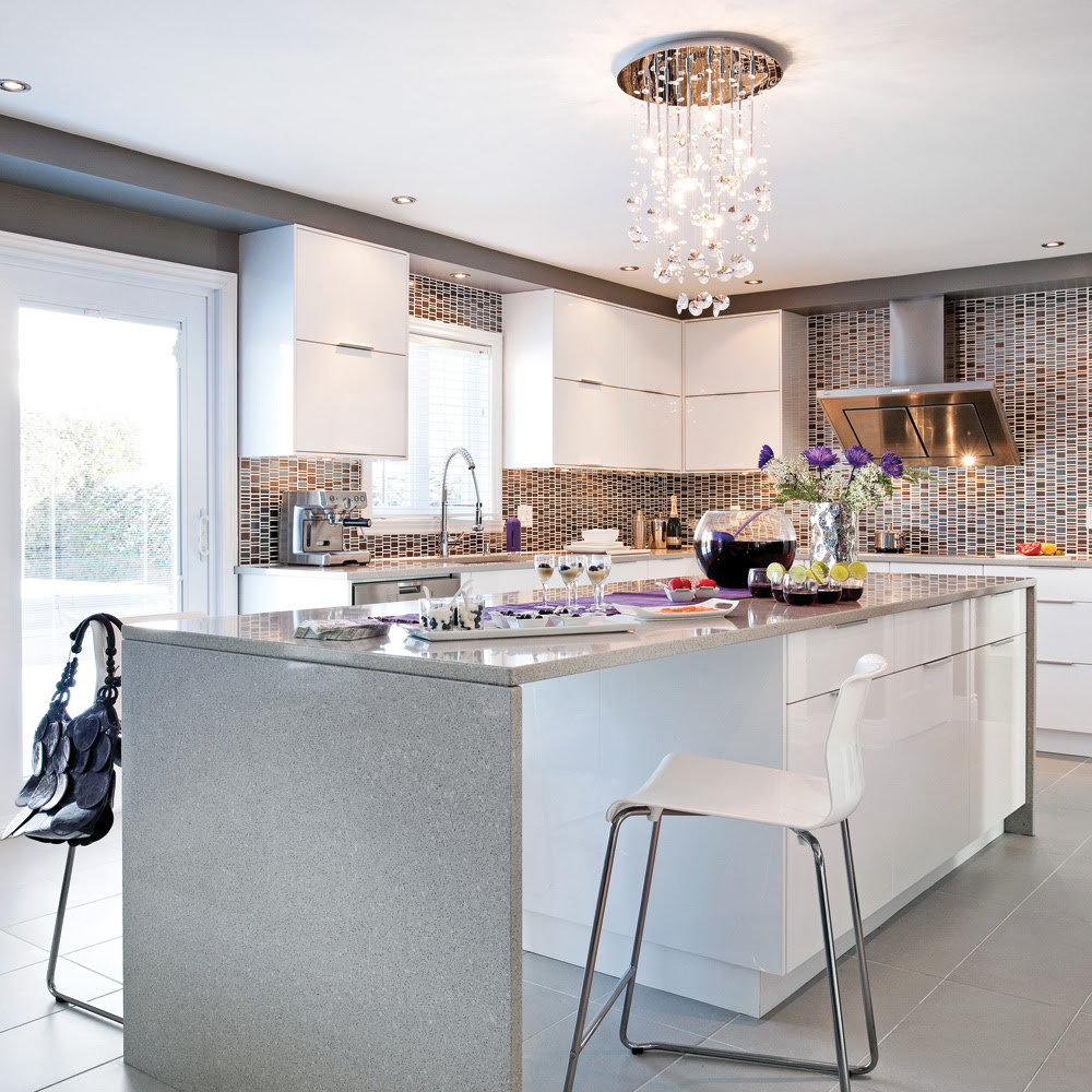 Cuisine contemporaine d un blanc miroitant Cuisine Cuisine contemporaine d un blanc miroitant Cuisine