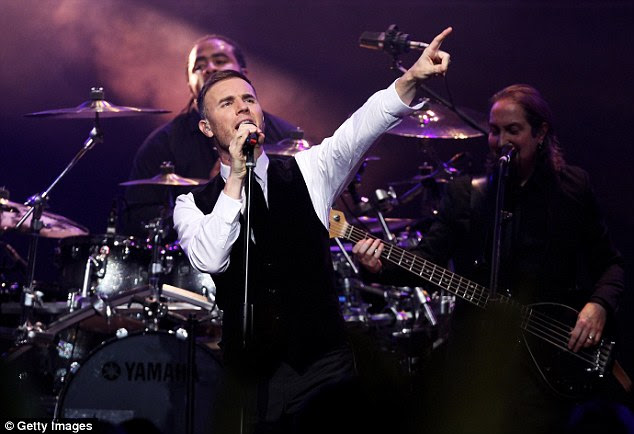 Going solo: Gary Barlow realizou seu primeiro de dois shows no Royal Albert Hall na noite de segunda-feira para arrecadar fundos para Confiança do príncipe 