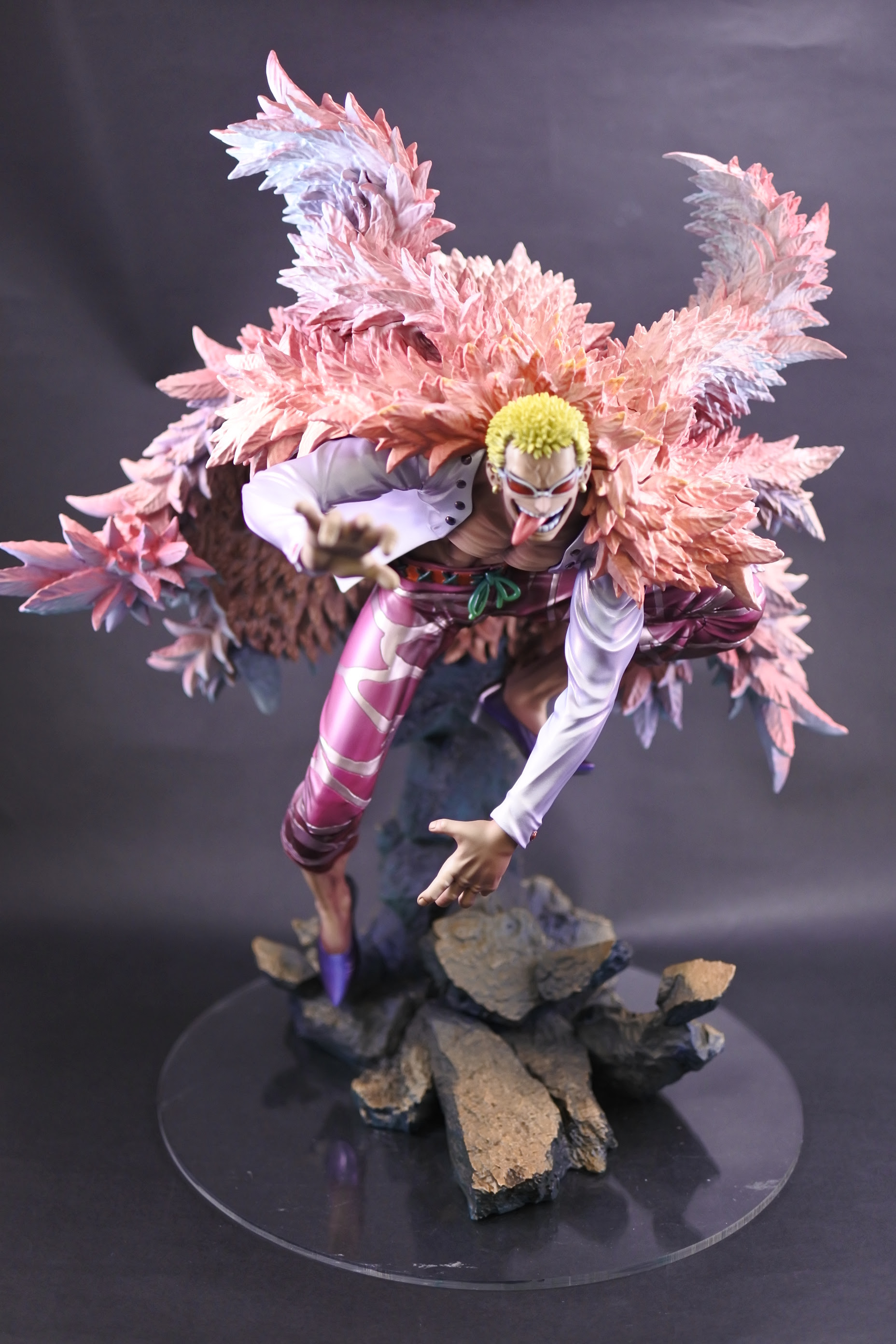 デコマスブログレビュー ドンキホーテ ドフラミンゴ Onepiece Pop Mh メガホビ開発ブログ メガハウスの各担当者が様々な情報をお届けする開発日誌ブログ
