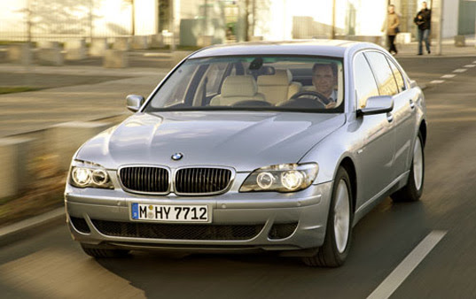 BMW Hydrogen 7 series, BMW hydrogen powered sedan, BMW auto manufacturer, carbon monoxide emissions, SAE Congress Detroit, automotive industry, green cars, eco-friendly cars, environmentally-friendly cars, alternative transportation, hybrid cars, hydrogen cars, hydrogen powered automobiles, bmwhydrogen3
