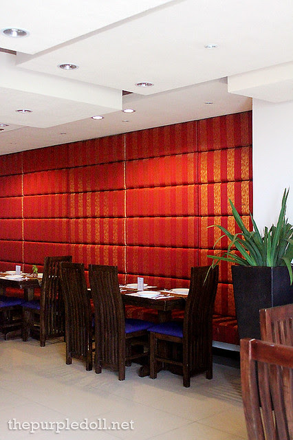 Just Thai Couch Prism Plaza