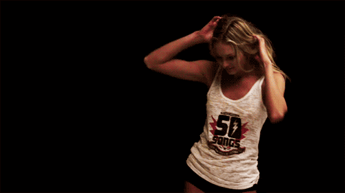 r6FWs 25 GIF Salute: Your weekly tribute to hot chicks in GIF