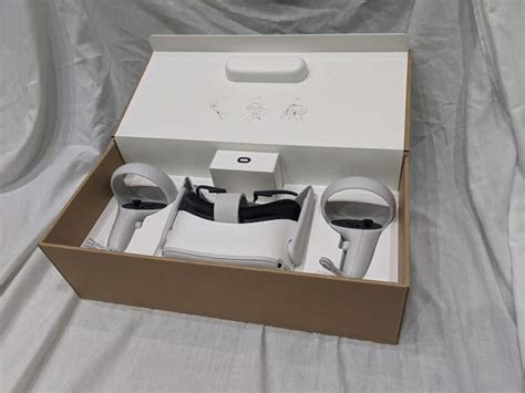 And with oculus touch controllers, your hands are in the game, so you can. Unboxing The Oculus Quest 2: What Is And Isnât Included
