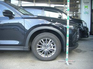 マツダのcx 5 右フロントフェンダーパネル 右フロントオーバーフェンダー傷 へこみ 修理事例 修理費用55 0円 部品代1 440円 塗装費用40 2円 石川県金沢市 車の板金塗装の専門店 株式会社カナザワ鈑金