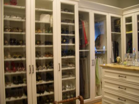 Closet Designs Photos on Hgtv   Closets   Shoe  Closet  Rychtrm   Huge Walk In Closet With