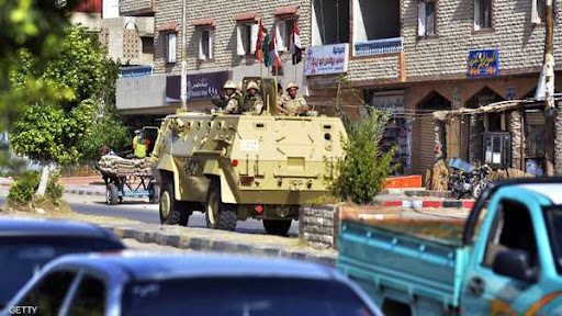 7 أخطاء وقع فيها كومبارس فيديو "الجيش" تبين فبركة العمل..