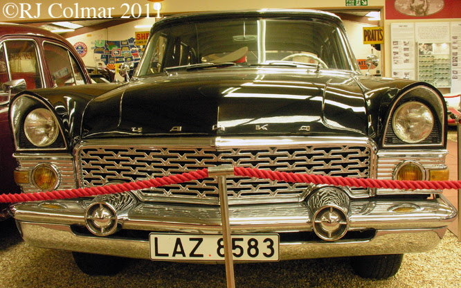 03_DSCN0591sc GAZ M13 Chaika, Haynes International Motor Museum