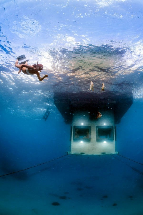 Houses – Amazing house in the open sea with a bedroom under water ...