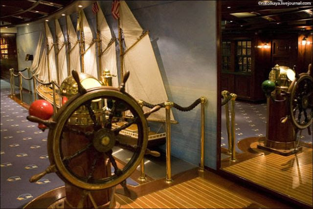 Voyage on One of the World’s Largest Cruise Ships (37 pics)