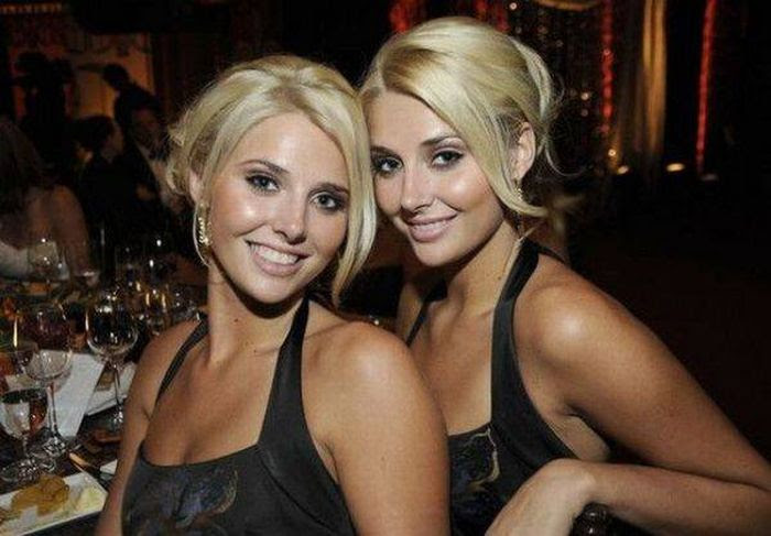 Charming Twins Sisters (73 pics)