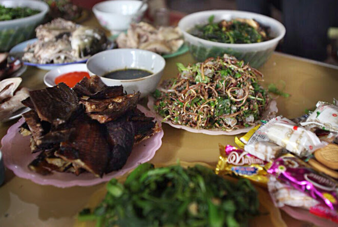 Goi ca dai khach quy cua nguoi Thai o Dien Bien