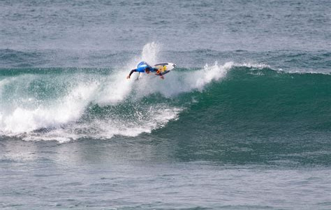 Read Surfing (TD) Doc PDF
